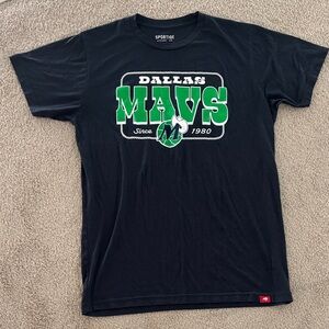 Sportiqe Dallas Mavs Black & Green Graphic Tee